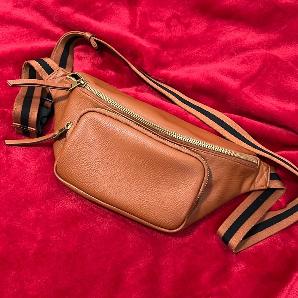Universal Thread Fanny Pack